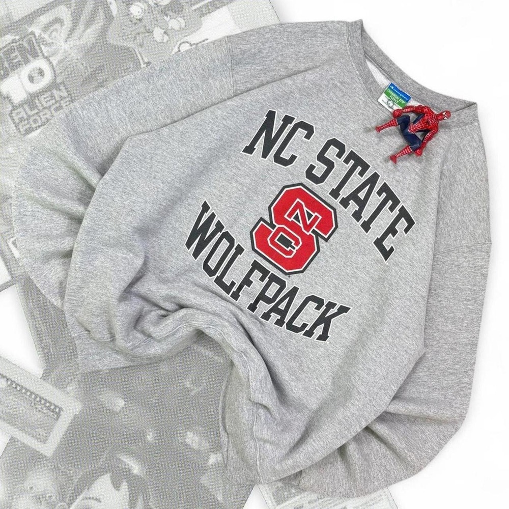 Vintage 90’s Champion NC State WolfPack Pullover Graphic Sweatshirt